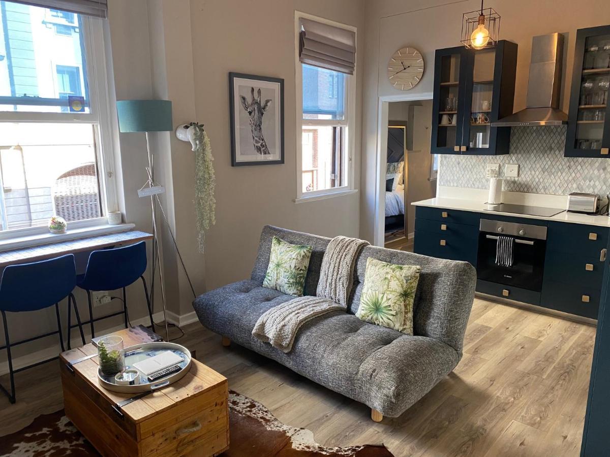 Just Off Long - Inner Gem Apartment