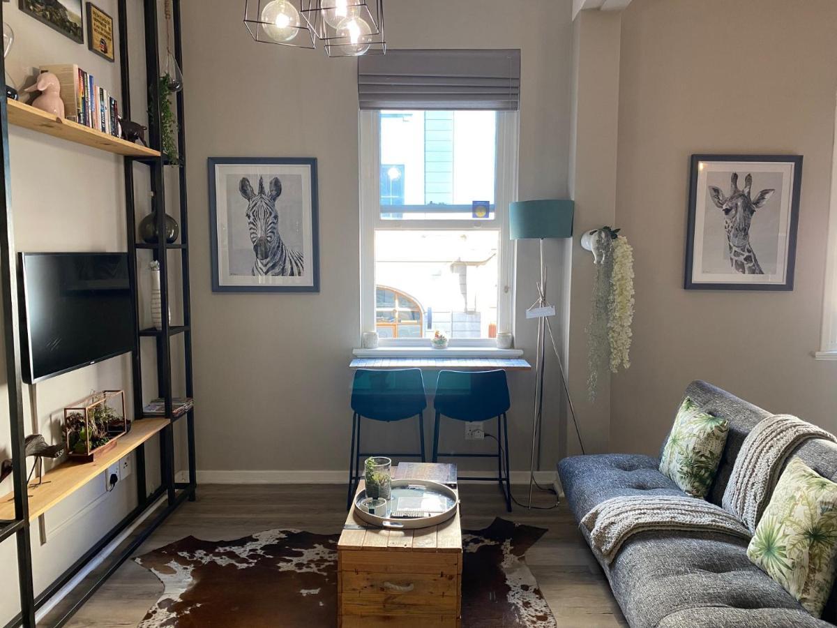 Just Off Long - Inner Gem Apartment Cape Town